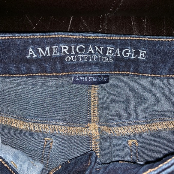 Dark wash American Eagle jegging - Picture 2 of 3